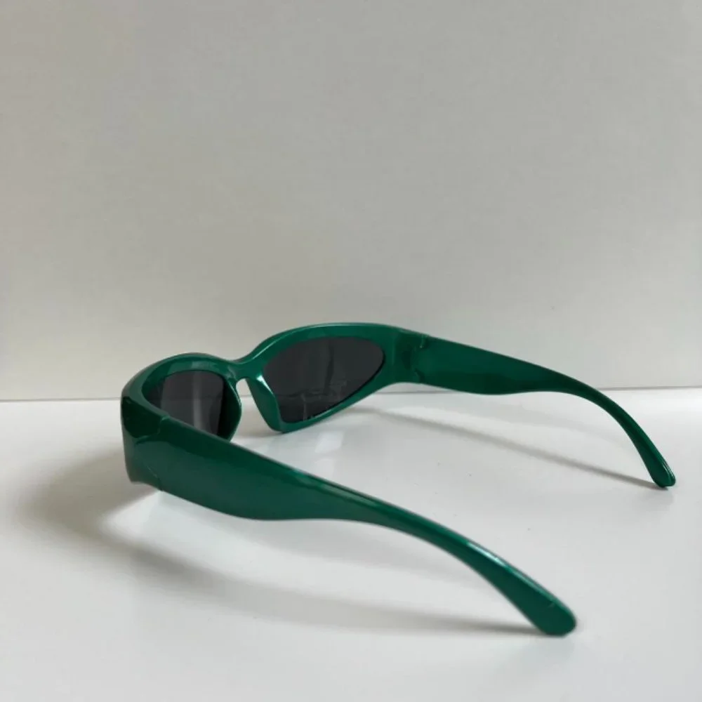 Unique sick Y2K 2000s vintage style forest green surfer sunglasses